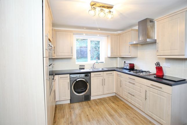 38, Cwm Braenar, Blackwood photo 3