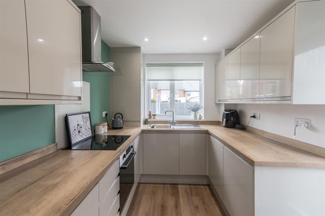 16, Raldan Close, Barry photo 4