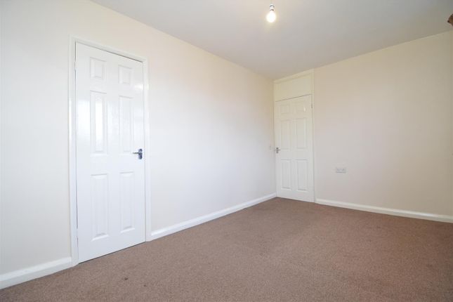 70, Ruskin Drive, Castleford photo 5