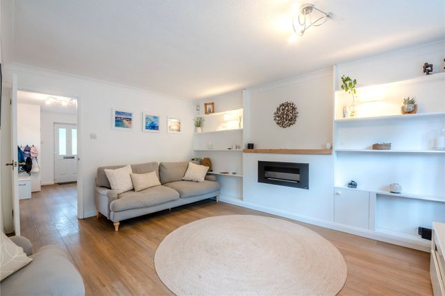 3, Burnt Hill Road, Farnham photo 2