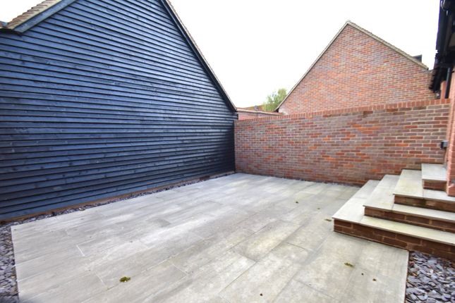 3, Bury Farm Courtyard, Buckinghamshire photo 3