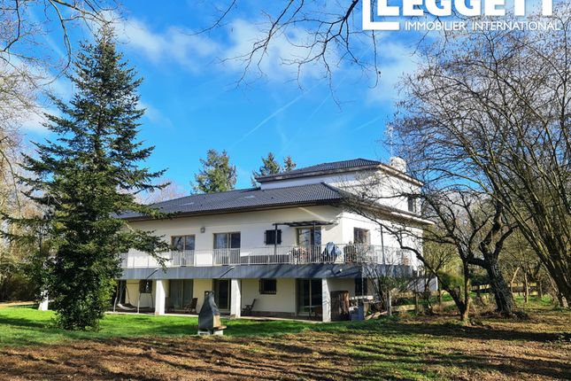 Villa for sale in Apremont, Vendée, Pays De La Loire
