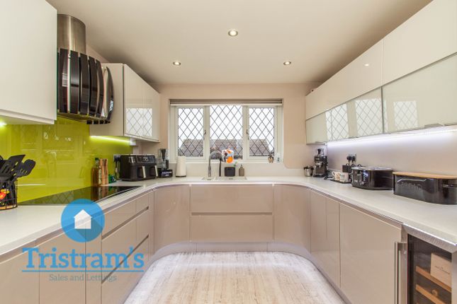 1, Barleydale Drive, Nottingham photo 2