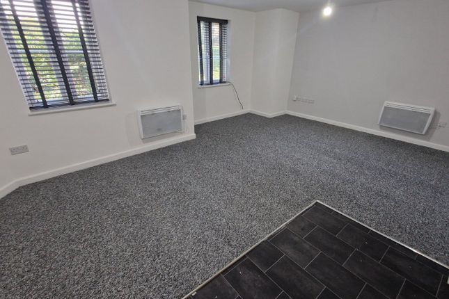 17, Hilton Place, West Midlands photo 2