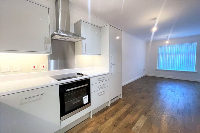 Apartment 40, Dorchester Court, 283, London Road, Surrey photo 4