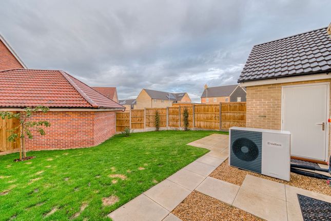 19 Orwell Drive, Bury St. Edmunds photo 4