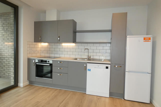 208, Merchant House Woking, Sheerwater photo 3