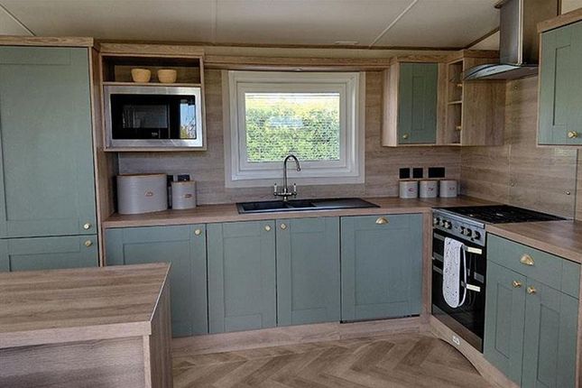 Away Resorts - Mersea Island, Fen Lane, Colchester photo 2