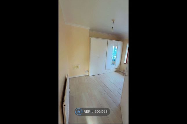 Fanshawe Crescent, Dagenham photo 5