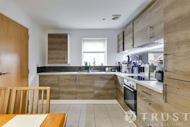 8 Bretby Avenue, Ossett photo 4