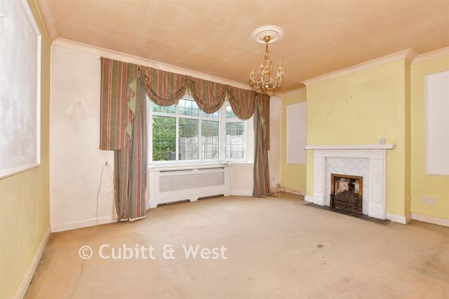 25, Ashurst Road, Tadworth photo 4