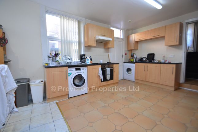 Terraced house to rent in Bainbrigge Road, Hyde Park, Leeds