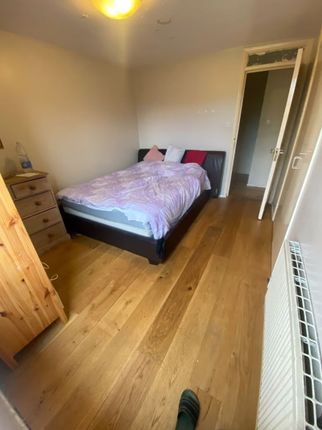 Thumbnail Studio to rent in Maskell Road, Tooting, London