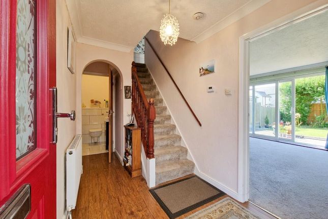 11, Oakhurst Road, Rayleigh photo 2