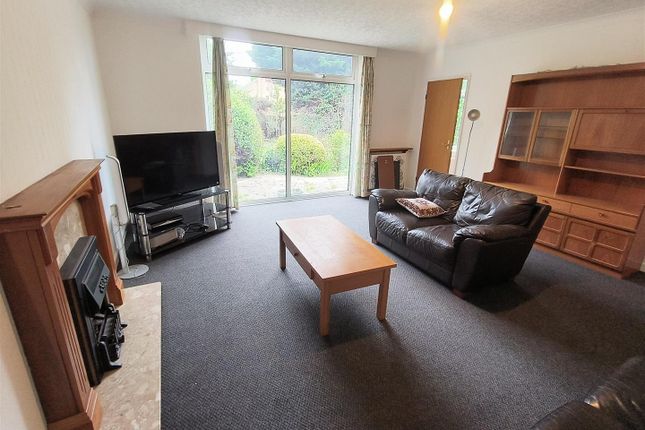 35, The Headlands, Darlington photo 5