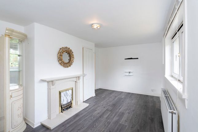 33/3, Christian Crescent, Edinburgh photo 3