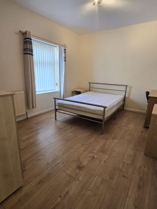 Room 2, 6, Kilvey Terrace, Swansea photo 2