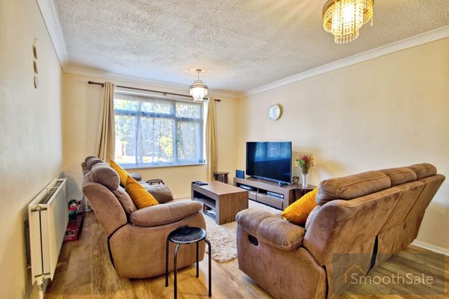 25, Carolines Close, Southend-on-sea photo 2