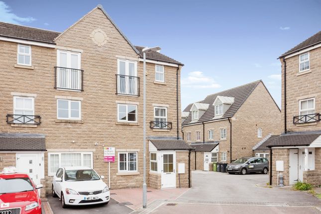 Town house for sale in Highfield Chase, Dewsbury