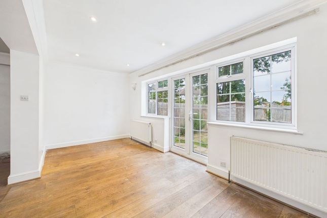21, Bourne Lane, Caterham photo 4