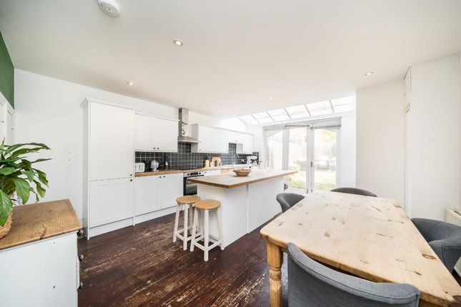 182, Eswyn Road, London photo 3