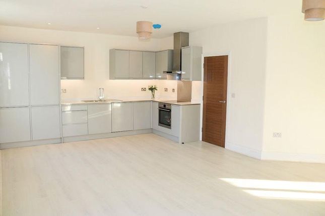 Flat 3 Montagu Mansions, 57, Montagu Gardens, Wallington photo 3