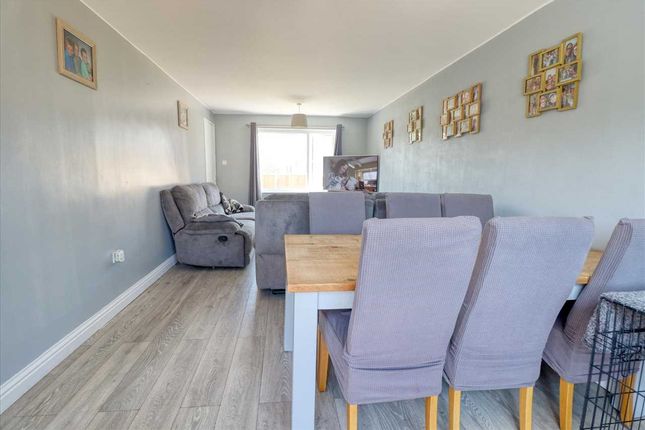 7, Langham Drive, Clacton on Sea photo 4