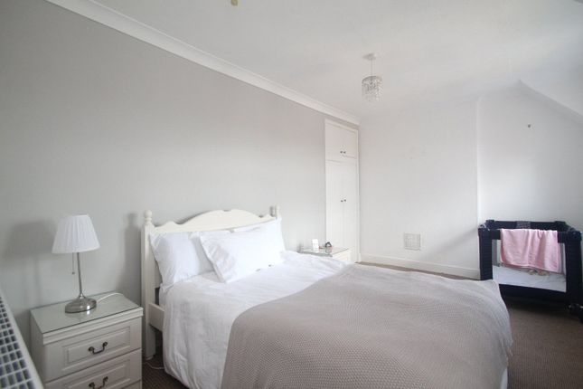 Flat 3, 10, West Cliffe Grove, Harrogate photo 5