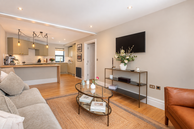 Flat 1, Sanford House 1b, Claremont Road, Teddington photo 3