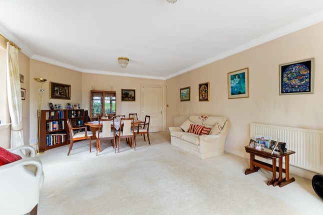 Flat 15, Hartsbourne Park, 180 High Road, Bushey photo 3