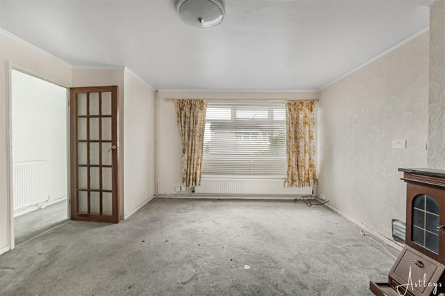 37, Heol Awstin, Swansea photo 2