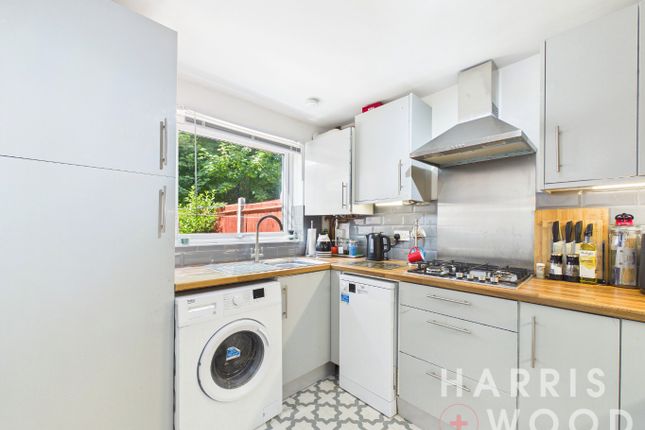 16, Fullers Close, Colchester photo 2