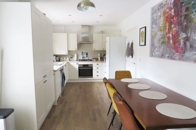 11, Batchelor Way, Salisbury photo 3
