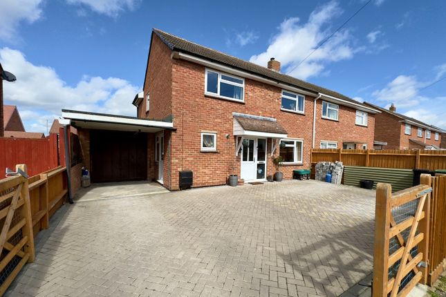 Thumbnail Semi-detached house for sale in North Drive, Grove, Wantage
