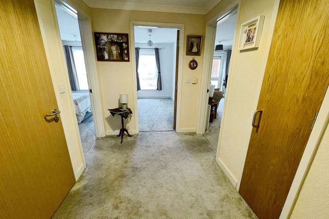 20 Manor Gardens, Hough Fold Way, Bolton photo 4