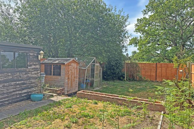 12, Brambletye Park Road, Redhill photo 4