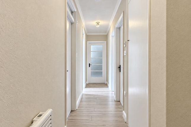 Flat 6, Marlborough House, Green Lanes, London photo 3