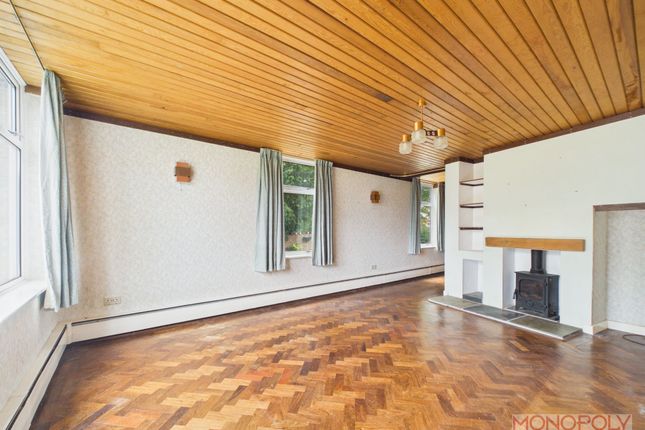 8 Sundorne, Wrexham photo 3