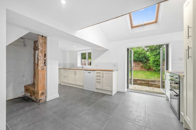 Victoria Cottage, Warwick photo 4