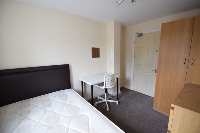 North Road, Cardiff photo 5
