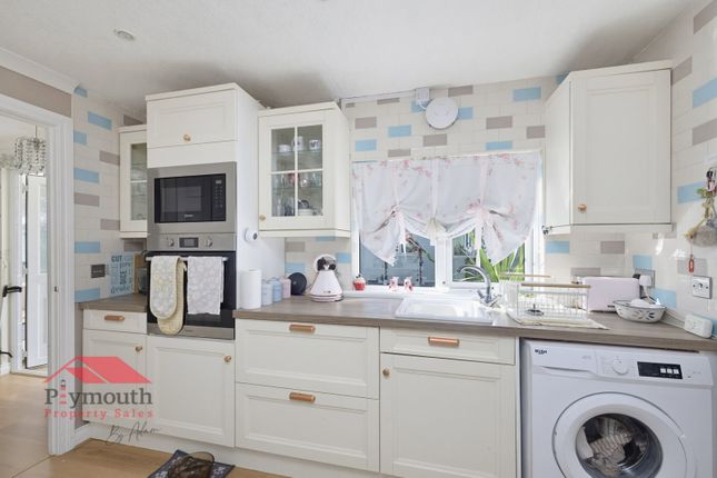 10, Glenfield Close, Plymouth photo 3