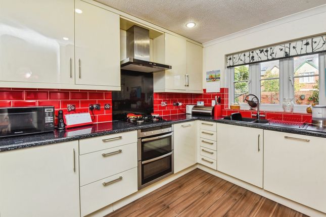 12, Gipsy Lane, Warminster photo 3