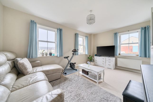 19, Alvington Drive, Gloucestershire photo 2
