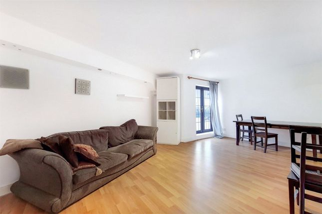 Thumbnail Flat for sale in Comer Crescent, Southall