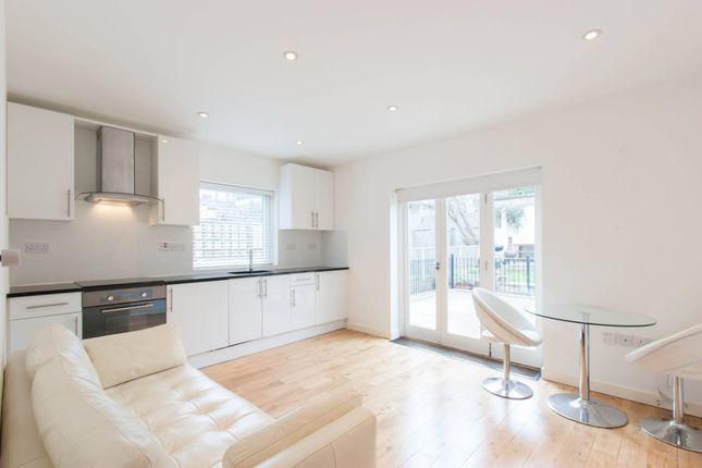 Thumbnail Flat to rent in Loftus Road, Shepherd's Bush, London