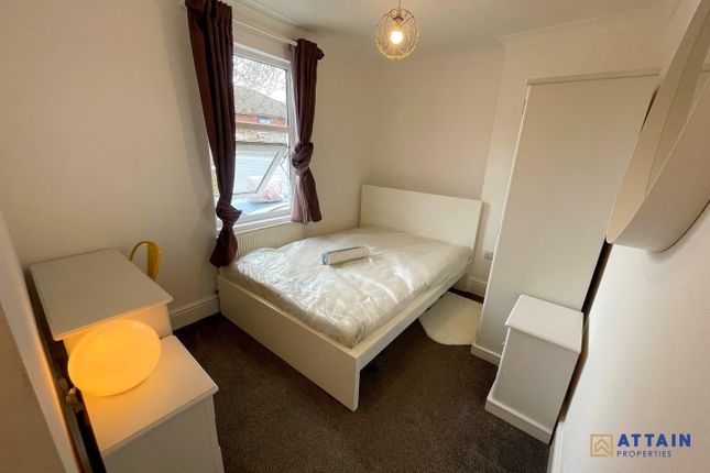 1-bed house on Room 4, 145, High Street, Swadlincote, £550/mo