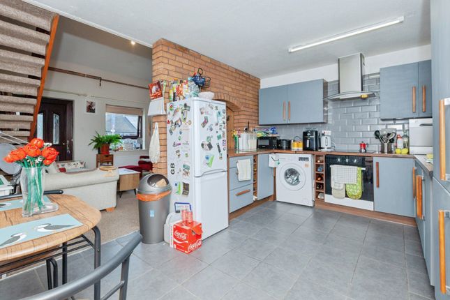 12, Warren Avenue, Leicestershire photo 4