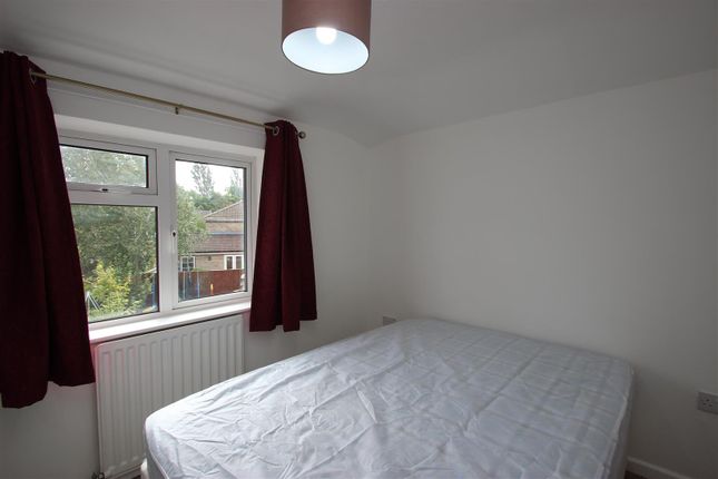 Room to rent in Hampden Drive, Kidlington