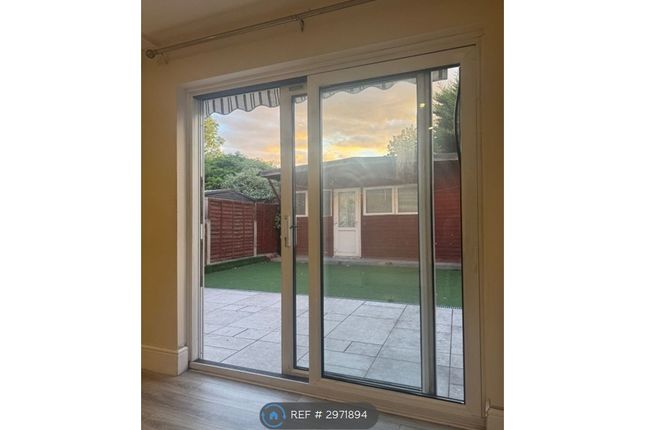 Liphook Close, Hornchurch photo 5