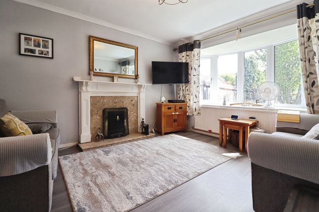 146, Bryncyn, CARDIFF photo 3